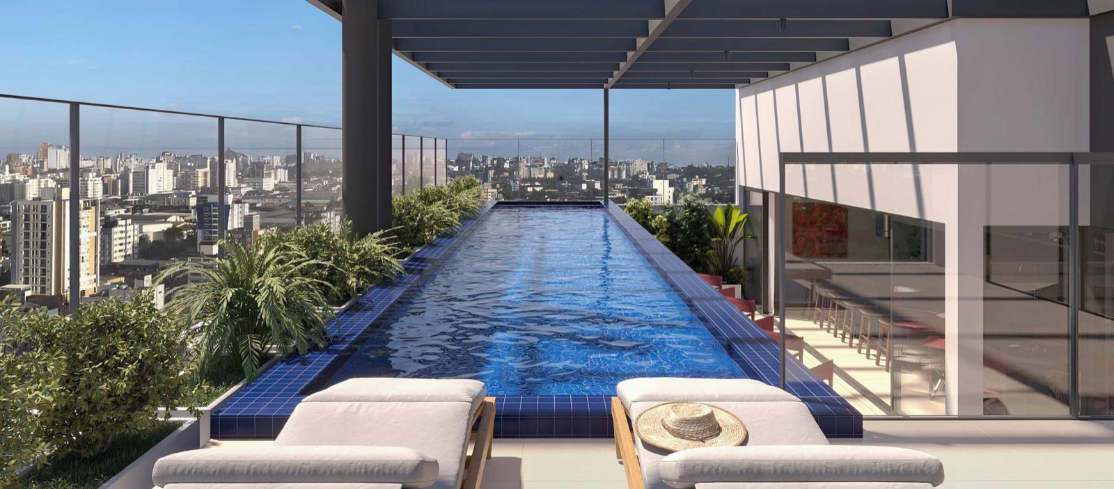 Piscina raia de 12,5 m no rooftop